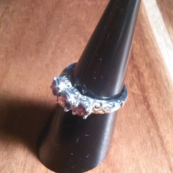 Mozambique Garnet Sterling Silver Trilogy Ring (Size 6) - Picture 8 of 15
